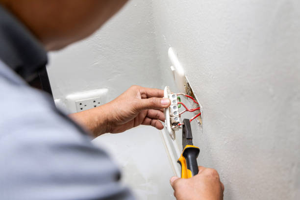 Best Affordable Electrician  in Oakwood, OH